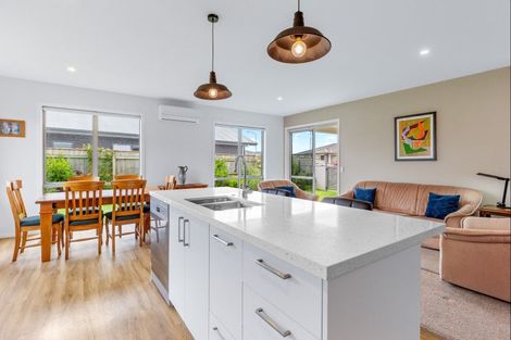 Photo of property in 5 Oak Place, Levin, 5510