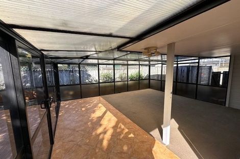 Photo of property in 4 Westpark Drive, West Harbour, Auckland, 0618