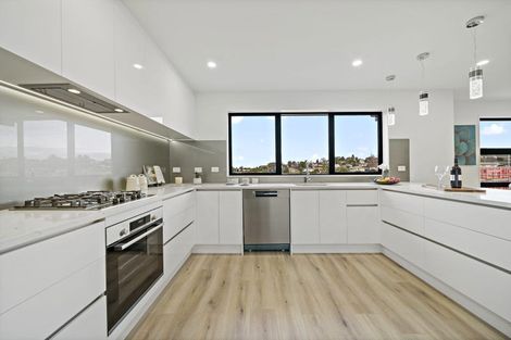 Photo of property in 11 Tawapou Close, Massey, 0614
