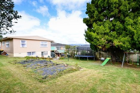 Photo of property in 41 School Road, Te Atatu South, Auckland, 0610