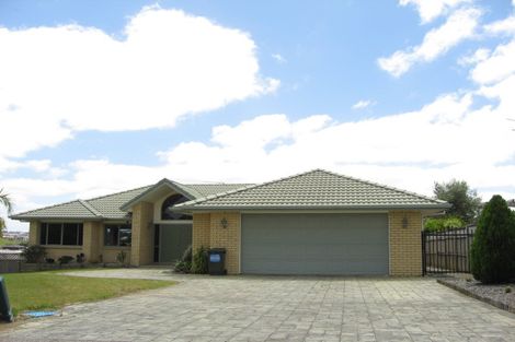 Photo of property in 2 Morrow Terrace, Pukekohe, 2120
