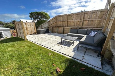 Photo of property in 21 William Street, Waikanae Beach, Waikanae, 5036