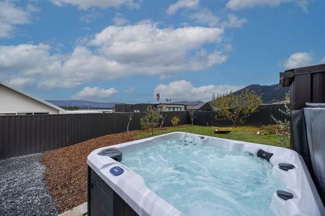 Photo of property in 14 Tomtit Crescent, Lake Hawea, 9382