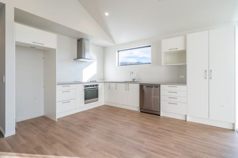 Photo of property in 2 Matakanui Lane, Wanaka, 9305