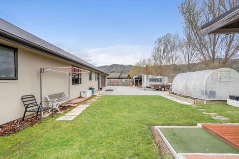 Photo of property in 35 Charles Court, Lake Hawea, Wanaka, 9382