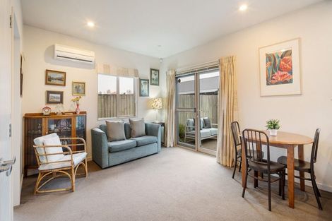 Photo of property in 4/15 Derrett Place, Saint Martins, Christchurch, 8022