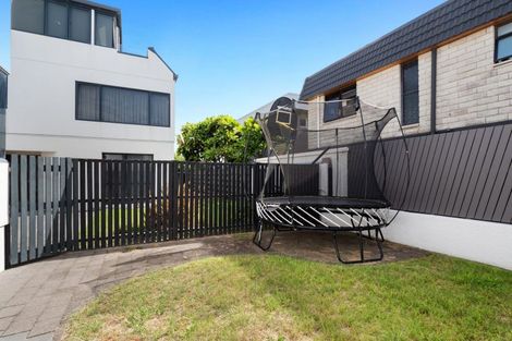 Photo of property in 156 Marine Parade, Mount Maunganui, 3116