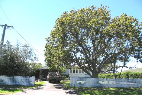 Photo of property in 2/13 Dallinghoe Crescent, Milford, Auckland, 0620