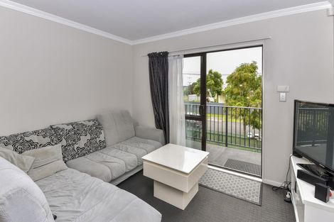 Photo of property in 8 Burbridge Road, Favona, Auckland, 2024