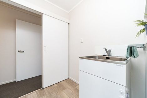 Photo of property in 60 Hillcrest Drive, Kelvin Grove, Palmerston North, 4414