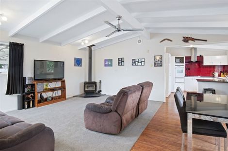 Photo of property in 75 Kitchener Road, Waiuku, 2123