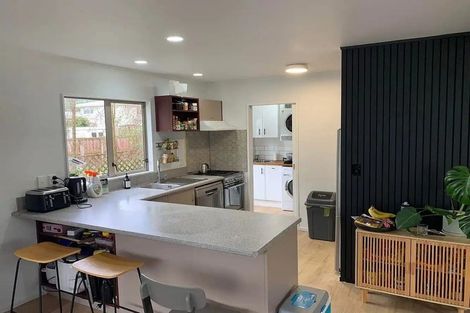 Photo of property in 3/131 Queens Drive, Lyall Bay, Wellington, 6022