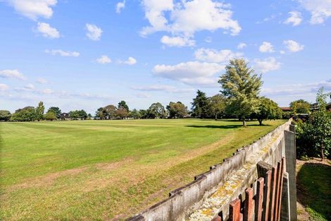 Photo of property in 37 Oakley Crescent, Hornby, Christchurch, 8042