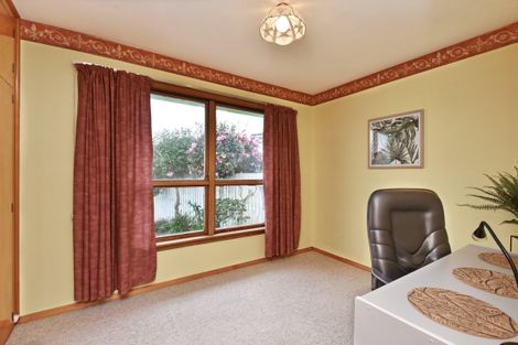 Photo of property in 4 Hudson Street, Bryndwr, Christchurch, 8053