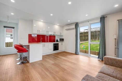 Photo of property in 10 Santiago Crescent, Unsworth Heights, Auckland, 0632