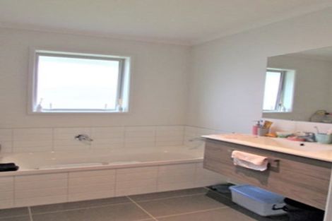 Photo of property in 26 Mooring Close, Whitby, Porirua, 5024