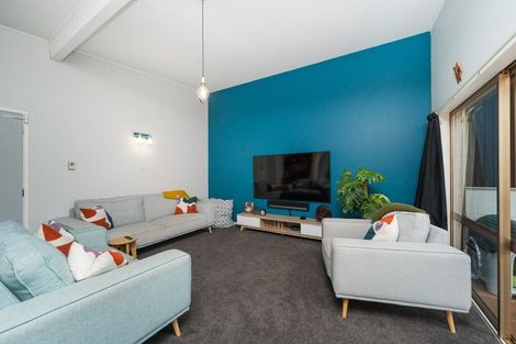 Photo of property in 32 Shelton Place, Feilding, 4702