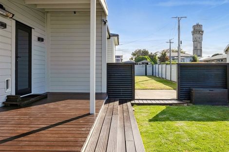 Photo of property in 42 Collins Street, Hawera, 4610
