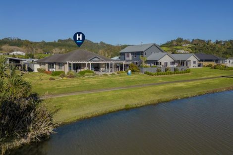Photo of property in 14 Motukorure Parade, Cooks Beach, Whitianga, 3591