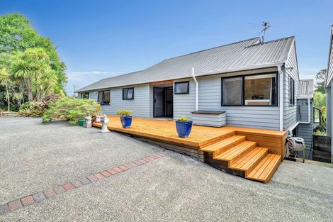 Photo of property in 11 North Way, Titirangi, Auckland, 0604
