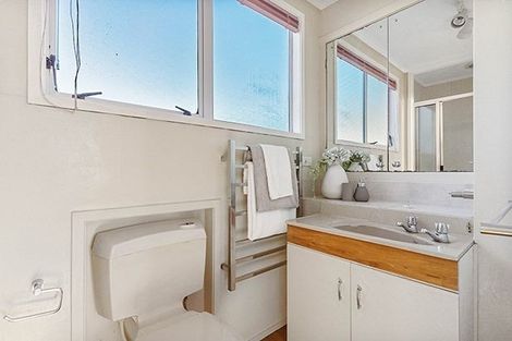 Photo of property in 110 Clovelly Road, Bucklands Beach, Auckland, 2012