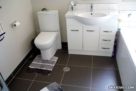 Photo of property in St Claire Village, 9/172 Mcleod Road, Te Atatu South, Auckland, 0610