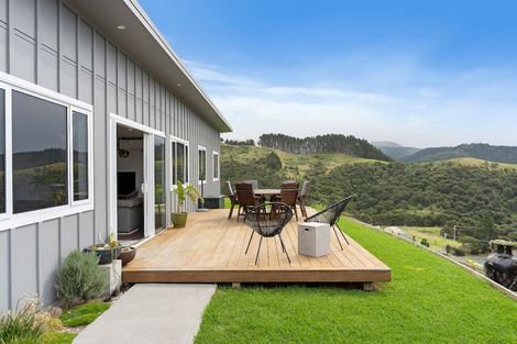 Photo of property in 16 Manatu Close, Whangamata, 3691