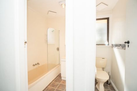 Photo of property in 12 Rochester Street, Awapuni, Palmerston North, 4412