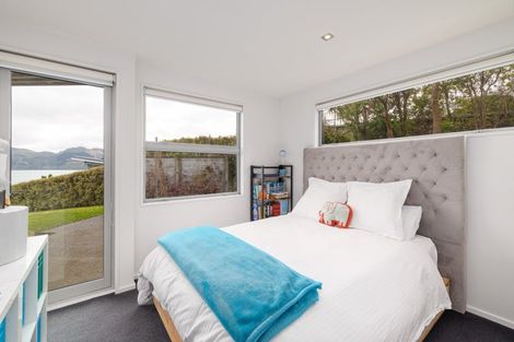 Photo of property in 5 Emerson Crescent, Diamond Harbour,  8971