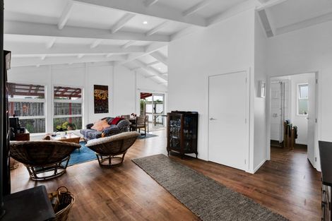 Photo of property in 15 Tasman Street, Opunake, 4616