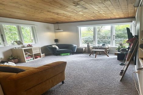 Photo of property in 802 West Coast Road, Oratia, Auckland, 0604