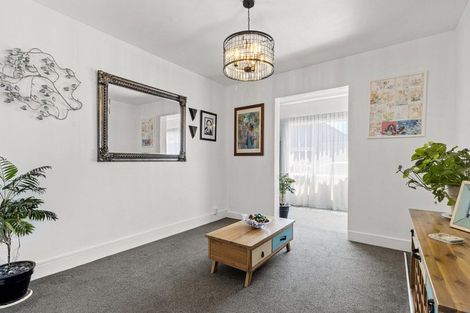 Photo of property in Devonport Apartments, 21/127 Saint Aubyn Street, New Plymouth, 4310