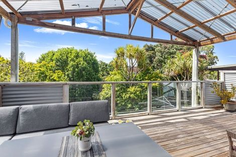 Photo of property in 16 Burtts Road, Durie Hill, Whanganui, 4500