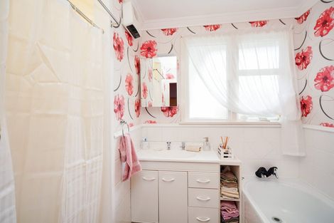 Photo of property in 81 Orawia Road, Tuatapere, 9620