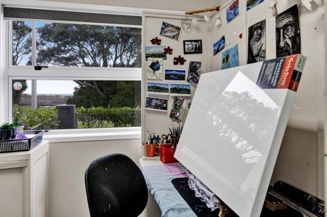 Photo of property in 22 Halse Place, Opunake, 4616