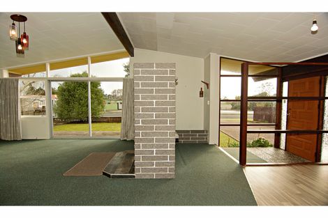 Photo of property in 53 Sandspit Road, Waiuku, 2123