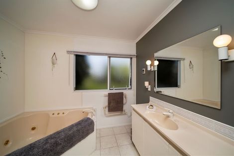 Photo of property in 283 Glover Road, Hawera, 4610