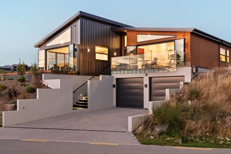 Photo of property in 9 Mcneil Crescent, Wanaka, 9305