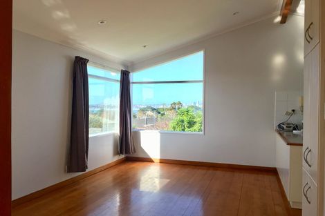 Photo of property in 109 Sylvan Avenue, Northcote, Auckland, 0627