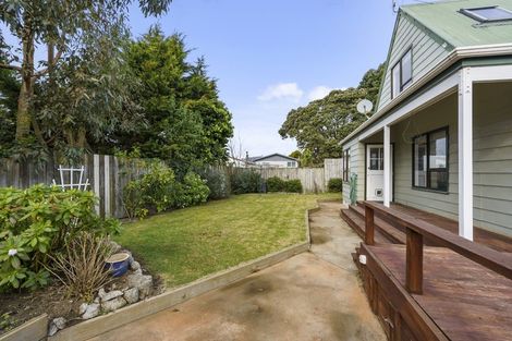 Photo of property in 2 Michael Road, Paraparaumu Beach, Paraparaumu, 5032