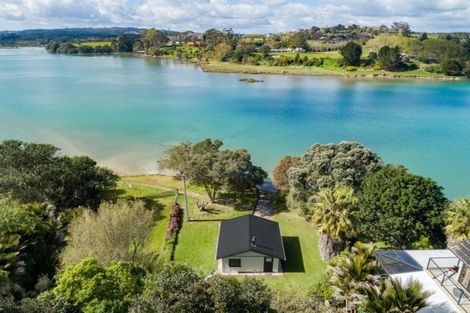Photo of property in 39a Pohutukawa Avenue, Shelly Park, Auckland, 2014