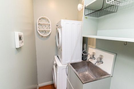 Photo of property in 192 Sutherland Road, Lyall Bay, Wellington, 6022