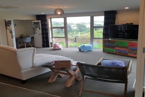 Photo of property in 24 Cresswell Place, Johnsonville, Wellington, 6037