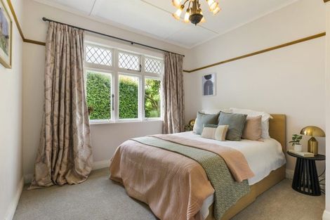 Photo of property in 10 Burma Road, Khandallah, Wellington, 6035