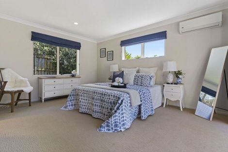 Photo of property in 28 Craigavon Drive, East Tamaki, Auckland, 2013