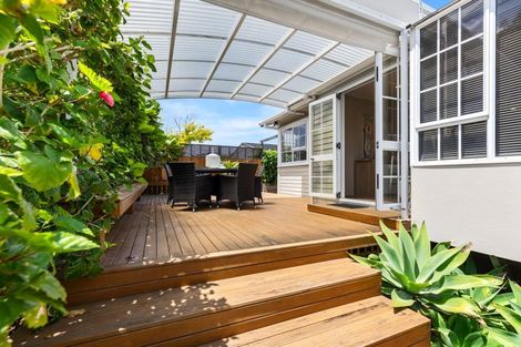 Photo of property in 31 Percy Road, Papamoa Beach, Papamoa, 3118