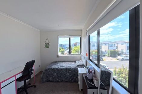 Photo of property in 11 Pihoihoi Place, Hobsonville, Auckland, 0616