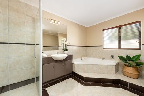 Photo of property in 98 Santa Monica Drive, Papamoa Beach, Papamoa, 3118