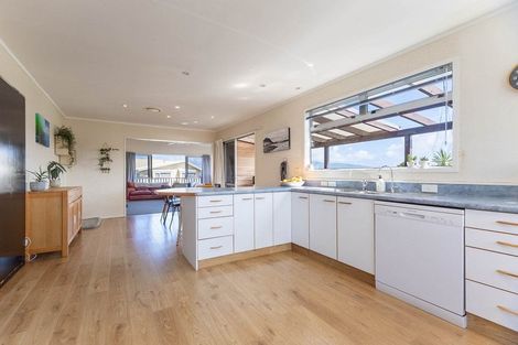 Photo of property in 12b Kohutuhutu Road, Raumati Beach, Paraparaumu, 5032