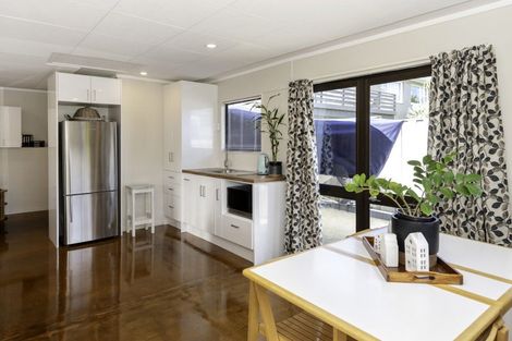 Photo of property in 4 Sarah Place, Farm Cove, Auckland, 2012